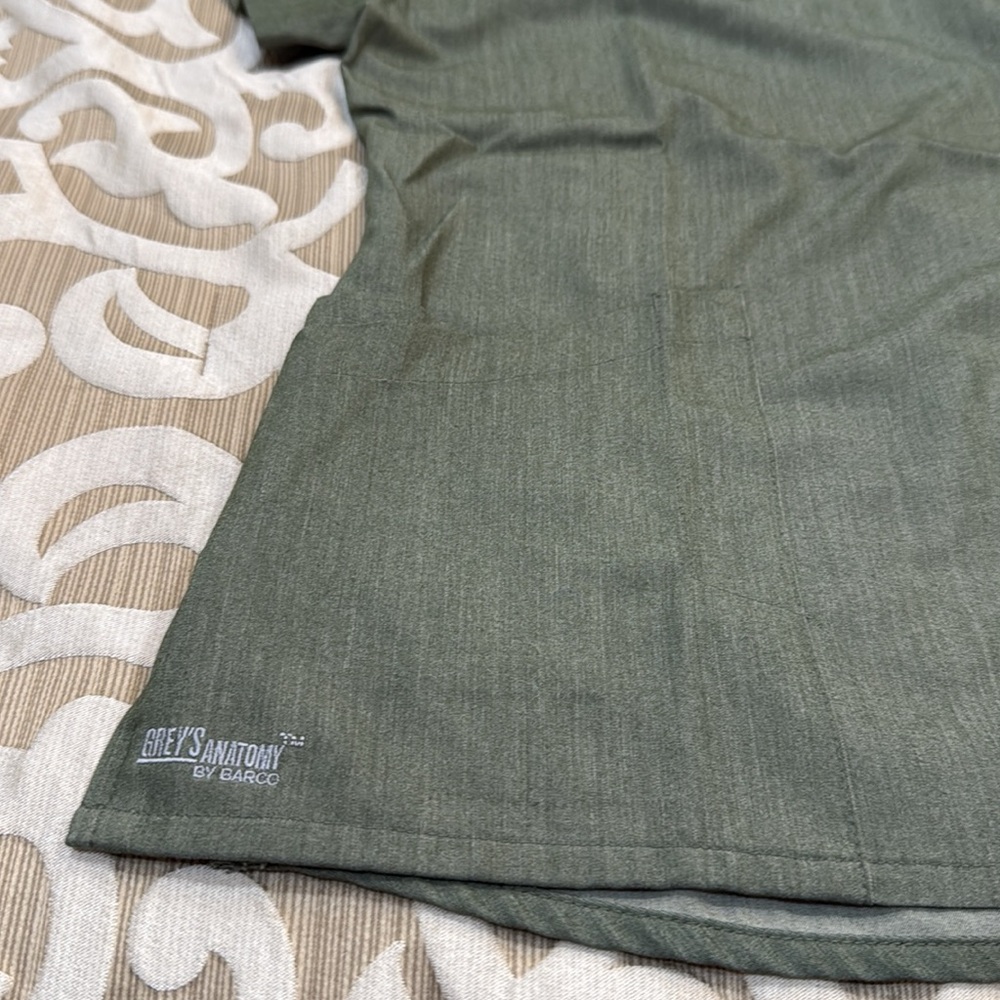 Grey's Anatomy Sage Green Scrub Top and pants - Picture 4 of 11